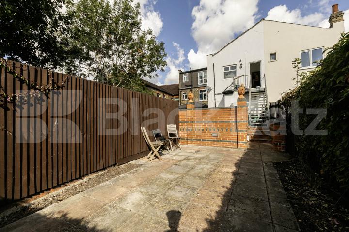 Modern Apartment Little Ealing Lane, South Ealing